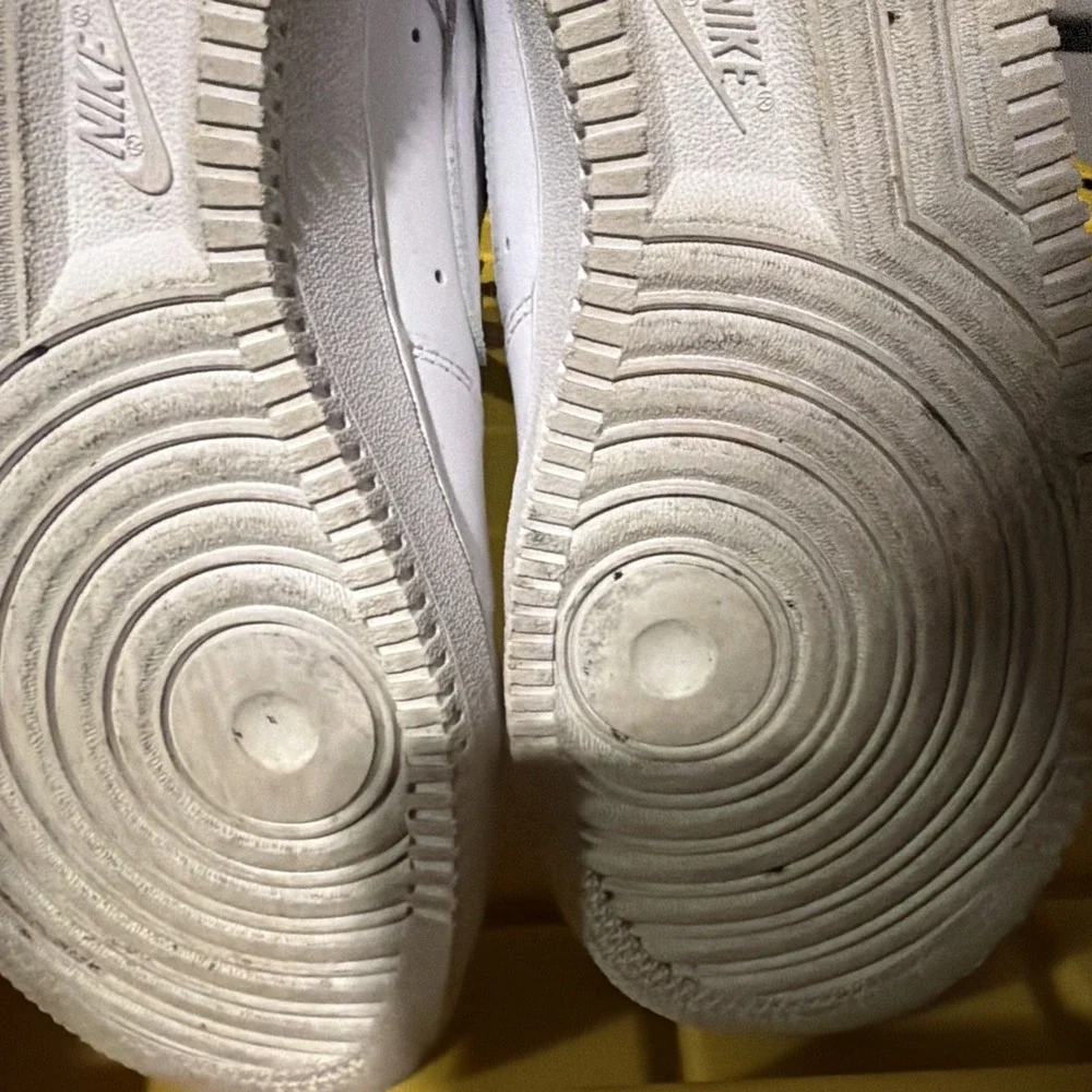 White air force 1s Us 7